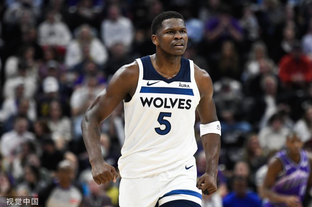 [国际足球]阿贾克斯主场大胜 暂登荷甲榜首.